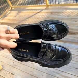 ALOHAS Shiny Black Loafers